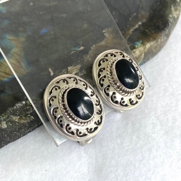 VTG Sterling Silver 925 Mexico Heavy Oval Bezel Set Black Onyx Clip On Earrings - Picture 2 of 15